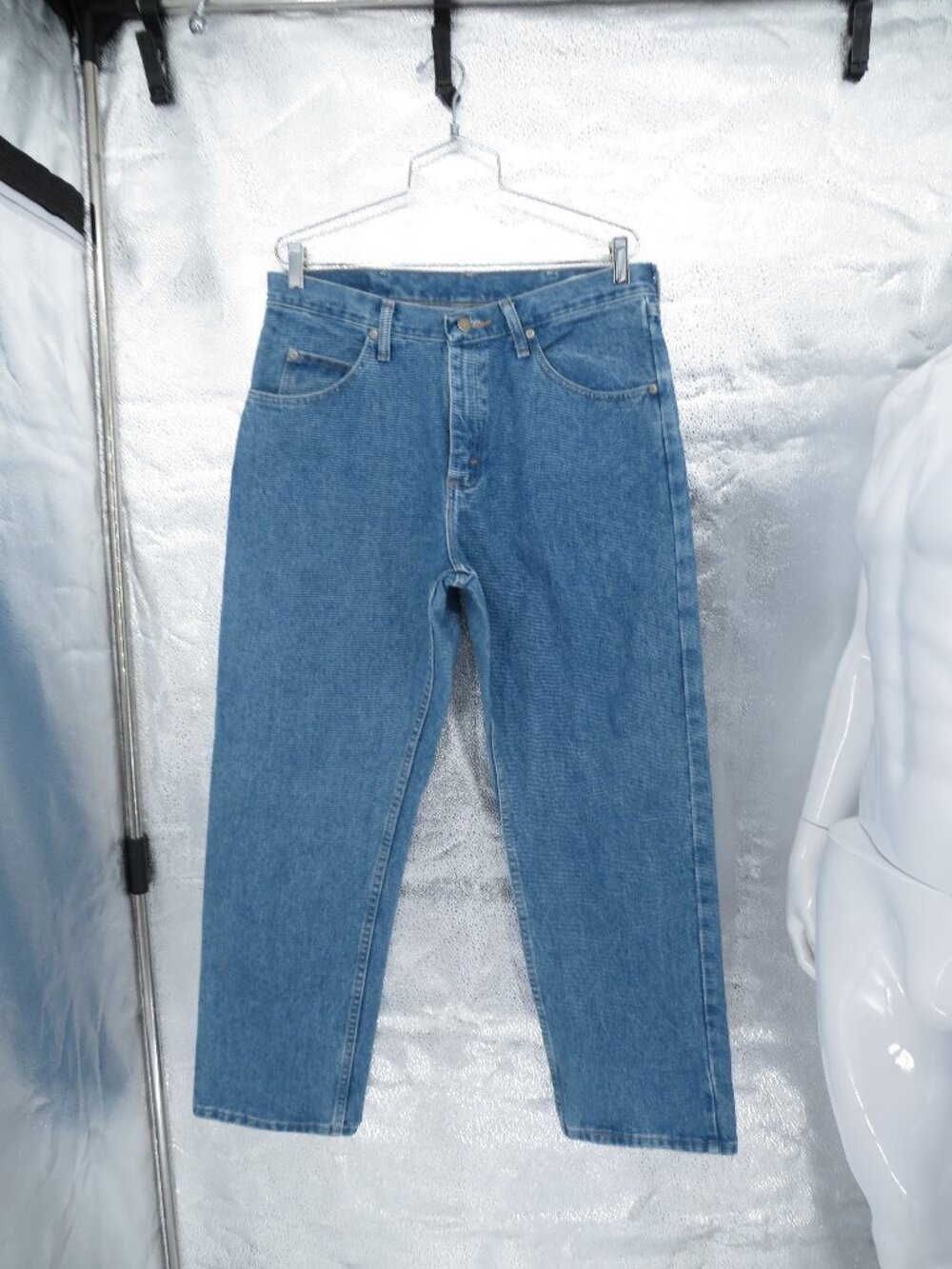 Wrangler Five Star Relaxed Fit Jeans Mens 34x30 Medium Wash Denim Blue NWT 97601